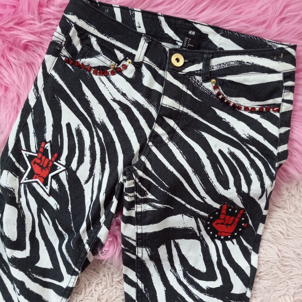 NEW PICS! 💀Punk rock zebra skinnys- metal bands trivium & Alice cooper patches - Picture 13 of 16